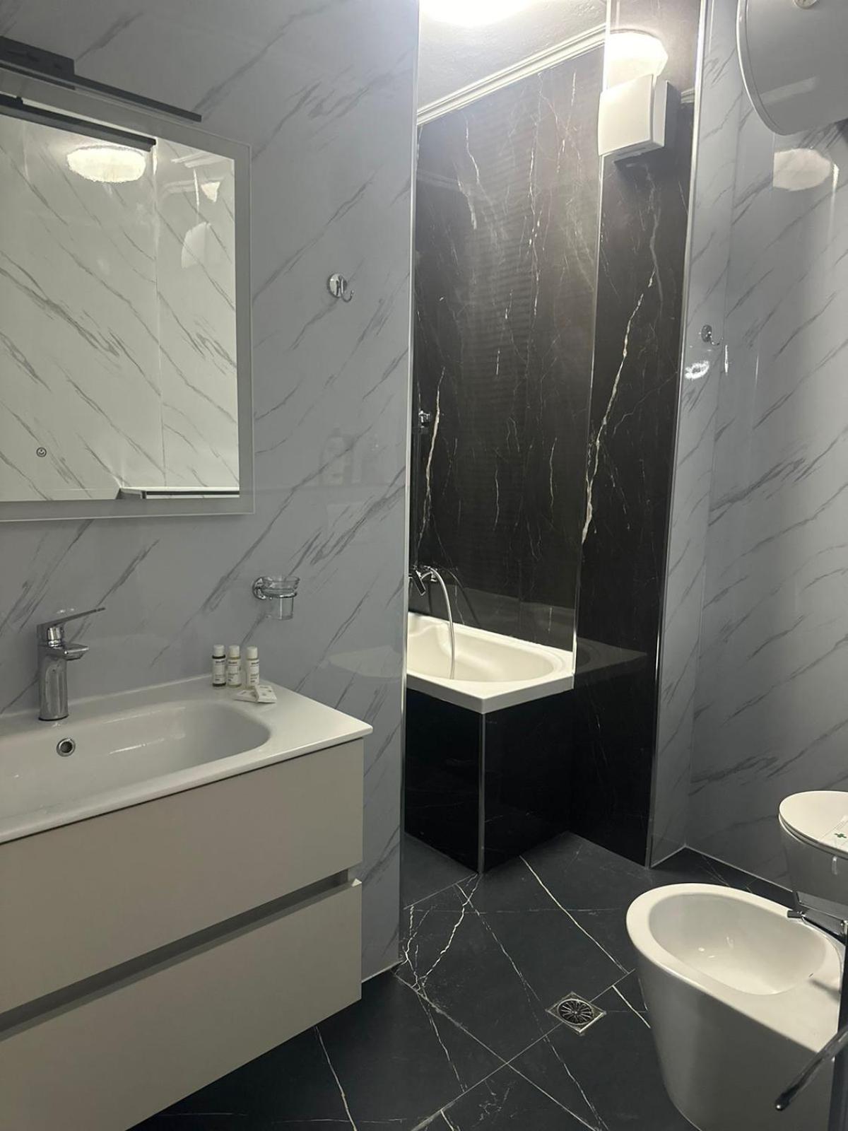 Scandinavian Apartments Al Tirana Extérieur photo